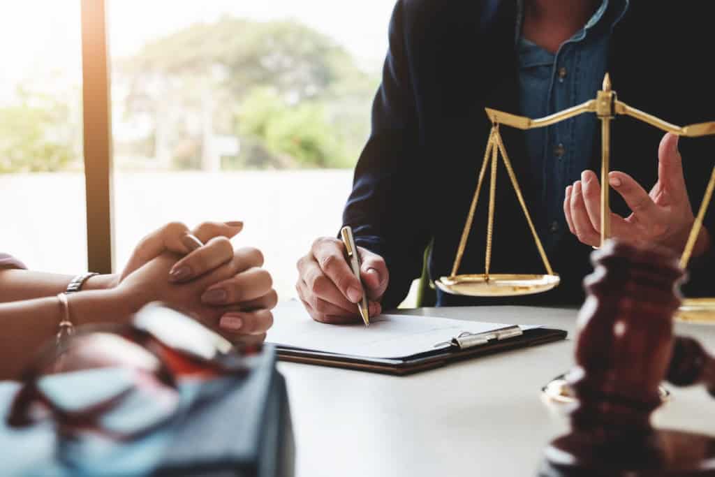 Court Applications vs. Mediation: A Less Stressful Path with EH Mediation Bushey